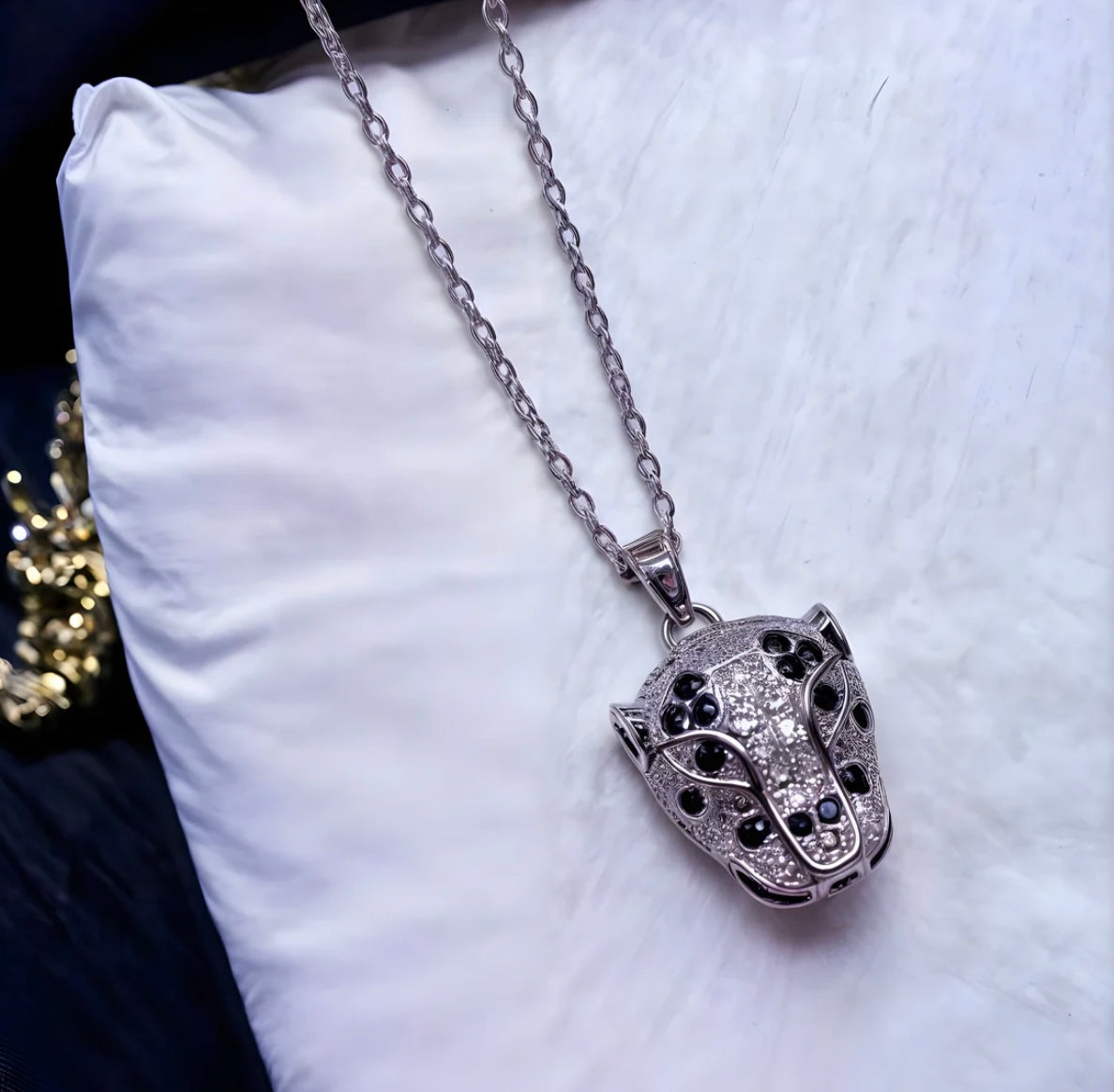 Black and white panther chain pendant